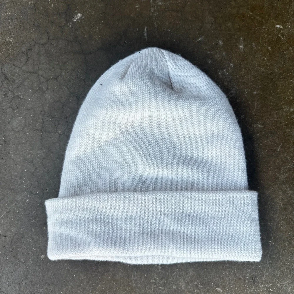 The North Face Beanie Hat Unisex OS White Excellent Knit Cuffed Logo Patch - Picture 2 of 4
